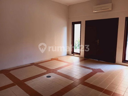 House for rent in Tangerang, Indonesia · 5 rooms, 5 baths