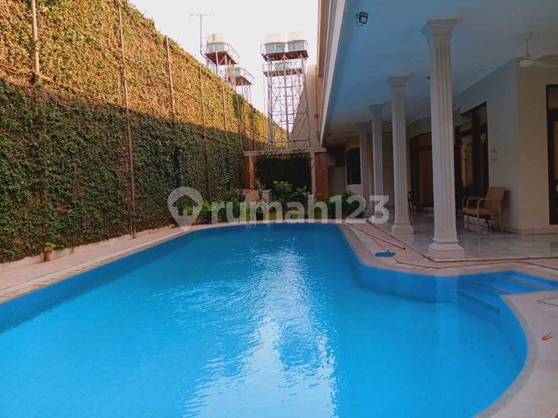 House for rent in Tangerang, Indonesia · 5 rooms, 5 baths