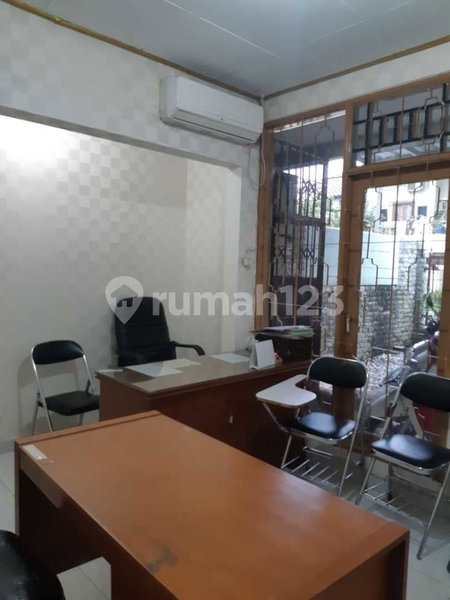 House for rent in Semarang, Indonesia · 4 rooms, 3 baths