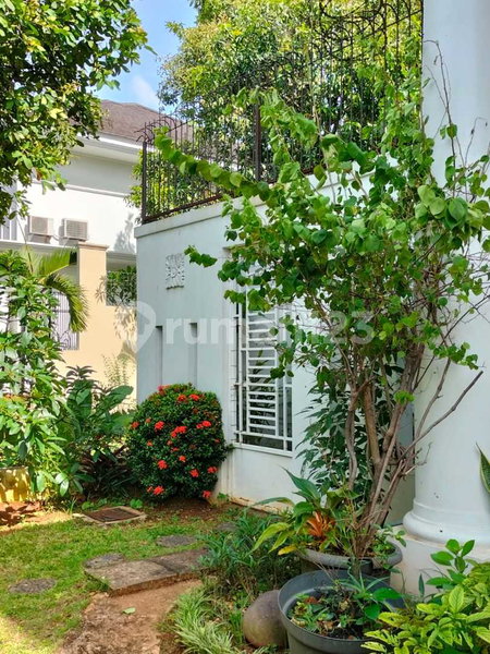 House for rent in Jakarta, Indonesia · Tebet · 4 rooms, 4 baths