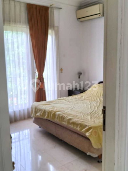 House for rent in Jakarta, Indonesia · Tebet · 4 rooms, 4 baths