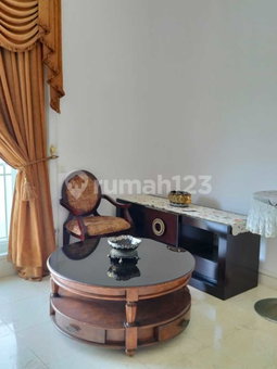 House for rent in Jakarta, Indonesia · Tebet · 4 rooms, 4 baths