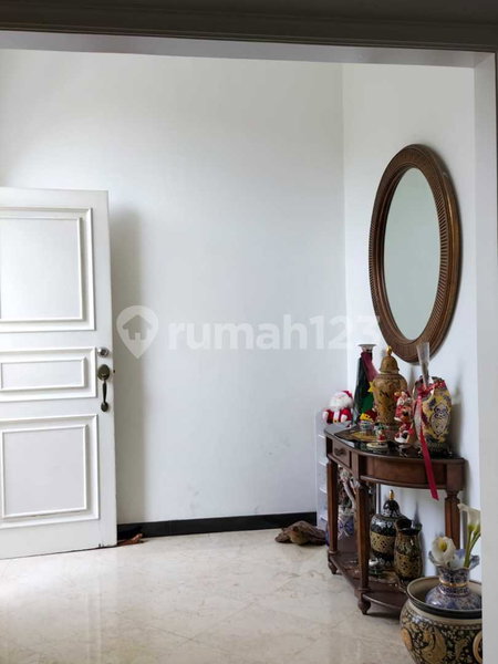 House for rent in Jakarta, Indonesia · Tebet · 4 rooms, 4 baths