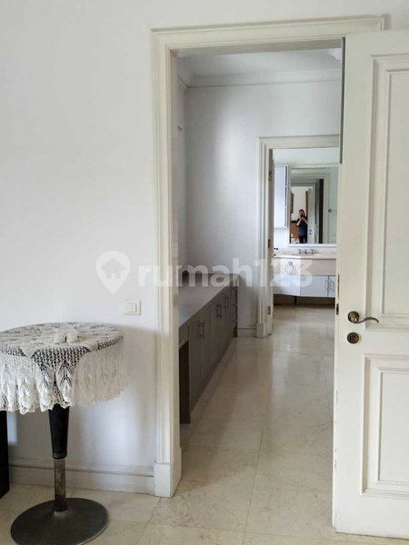 House for rent in Jakarta, Indonesia · Tebet · 4 rooms, 4 baths