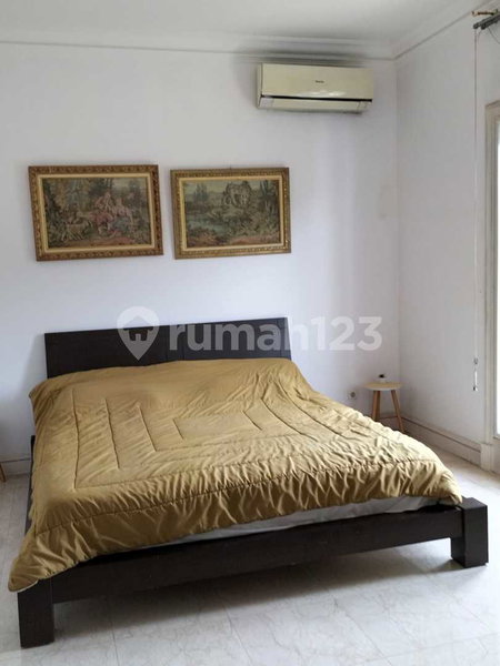 House for rent in Jakarta, Indonesia · Tebet · 4 rooms, 4 baths