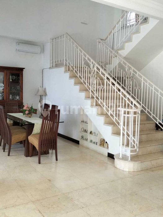 House for rent in Jakarta, Indonesia · Tebet · 4 rooms, 4 baths