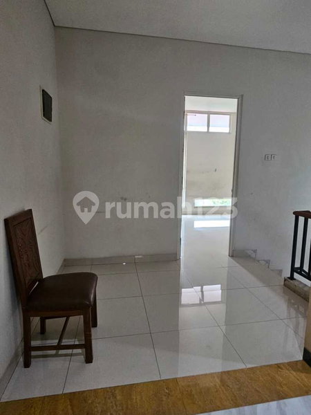 House for rent in Bekasi, Indonesia · 3 rooms, 4 baths
