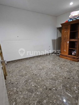 House for rent in Bekasi, Indonesia · 3 rooms, 4 baths
