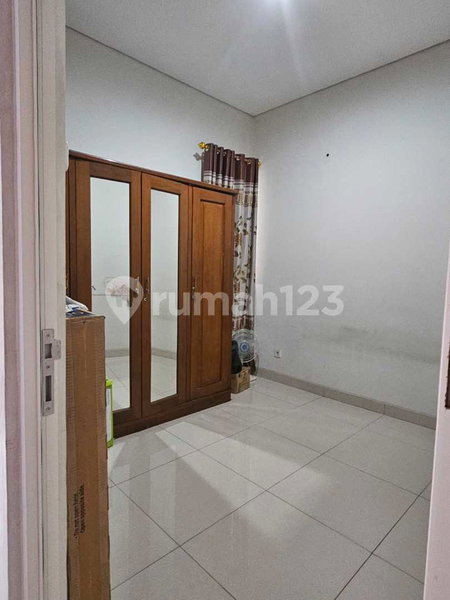 House for rent in Bekasi, Indonesia · 3 rooms, 4 baths
