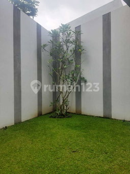 House for rent in Bekasi, Indonesia · 4 rooms, 3 baths