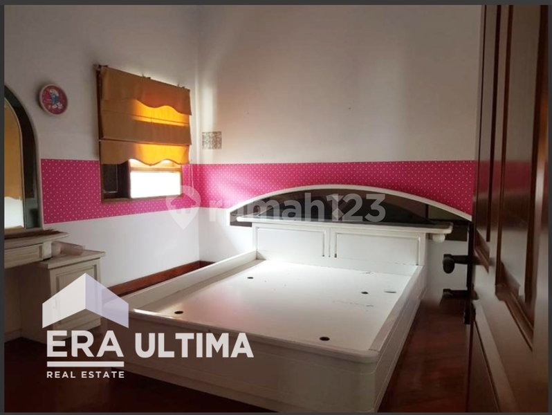 House for rent in Bandung, Indonesia · 5 rooms, 5 baths