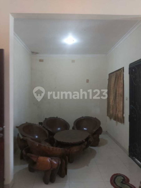 House for rent in Bandung, Indonesia · 2 rooms, 1 bath