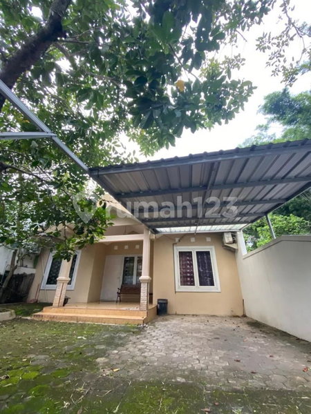House for rent in Semarang, Indonesia · Mungkur Elephant · 4 rooms, 3 baths
