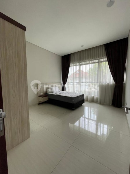 House for rent in Semarang, Indonesia · Mungkur Elephant · 5 rooms, 4 baths