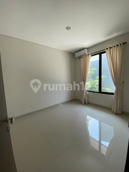 House for rent in Bandung, Indonesia · 3 rooms, 3 baths