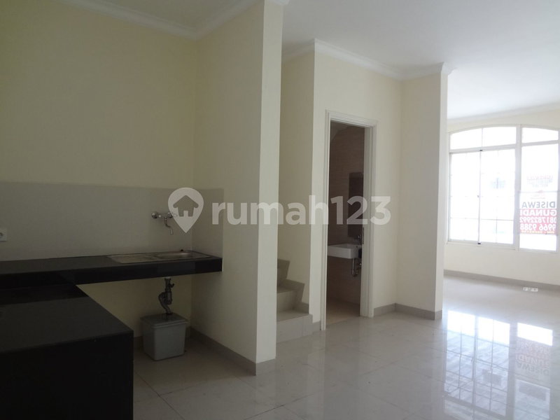House for rent in Ciputat, Indonesia · Cengkareng · 3 rooms, 3 baths