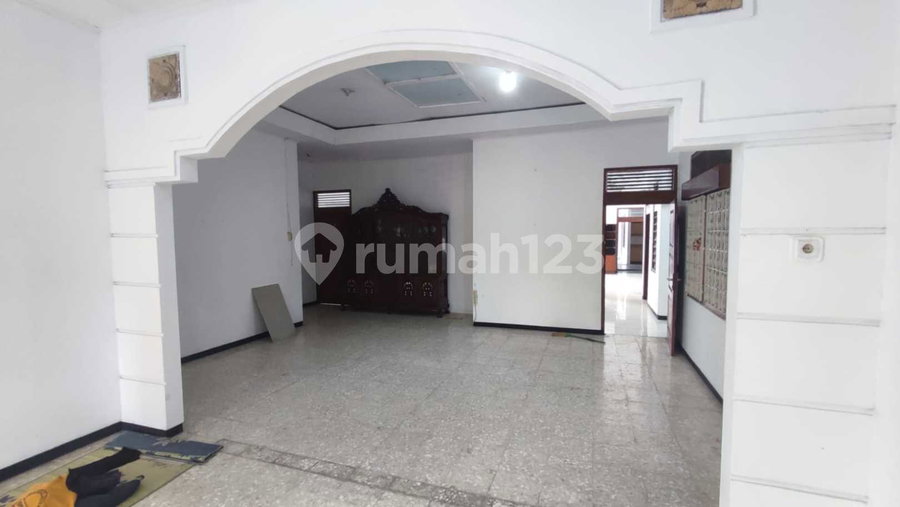 House for rent in North Jakarta, Indonesia · Penjaringan · 11 rooms, 3 baths