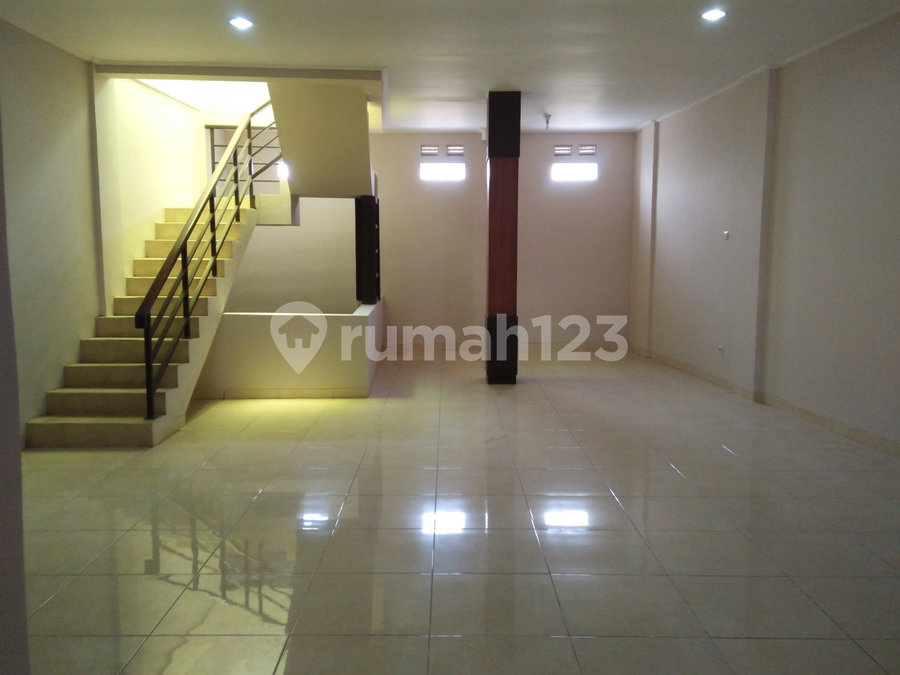 House for rent in North Jakarta, Indonesia · Penjaringan · 3 rooms, 2 baths