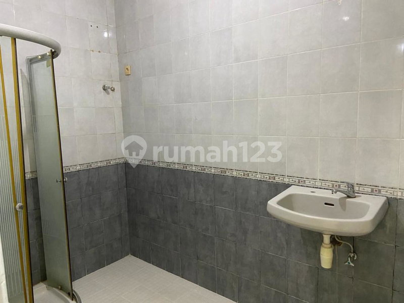 House for rent in Baki, Indonesia · 4 rooms, 4 baths