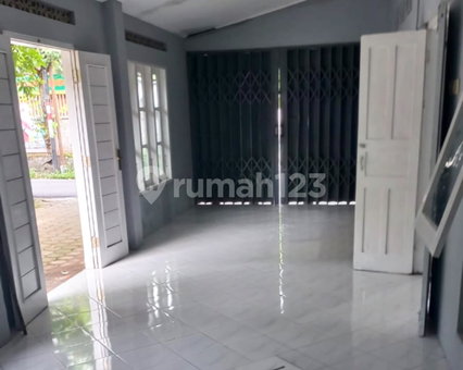 House for rent in Semarang, Indonesia · 2 rooms, 1 bath