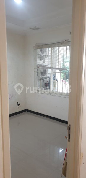 House for rent in Surabaya, Indonesia · 3 rooms, 2 baths