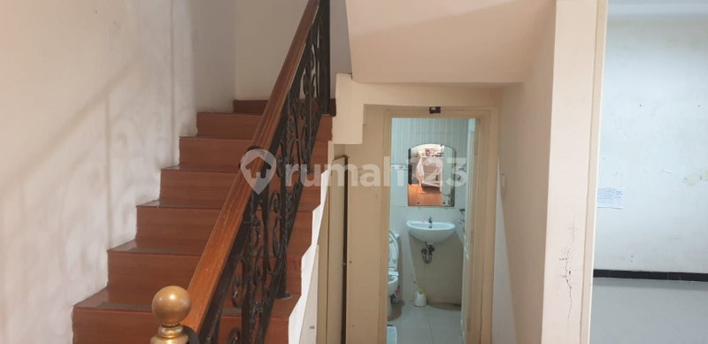House for rent in Surabaya, Indonesia · 3 rooms, 2 baths