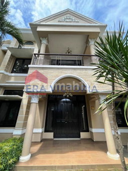 House for rent in Cikarang, Indonesia · Jababeka · 5 rooms, 4 baths