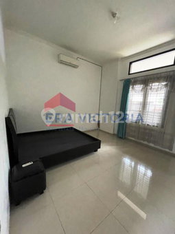 House for rent in Cikarang, Indonesia · Jababeka · 5 rooms, 4 baths