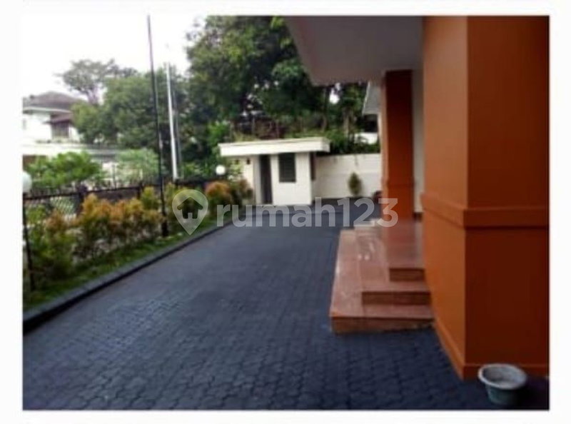 House for rent in South Jakarta, Indonesia · Kebayoran Lama · 4 rooms, 3 baths