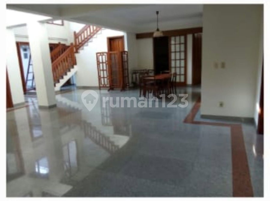 House for rent in South Jakarta, Indonesia · Kebayoran Lama · 4 rooms, 3 baths