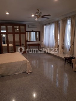 House for rent in South Jakarta, Indonesia · Kebayoran Lama · 4 rooms, 3 baths