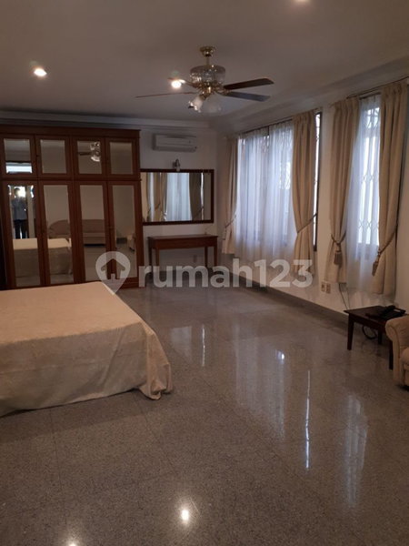 House for rent in South Jakarta, Indonesia · Kebayoran Lama · 4 rooms, 3 baths