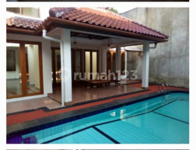 House for rent in South Jakarta, Indonesia · Kebayoran Lama · 4 rooms, 3 baths