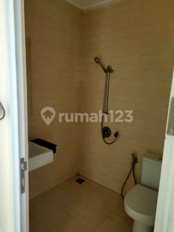 House for rent in Ciputat, Indonesia · Cengkareng · 4 rooms, 3 baths