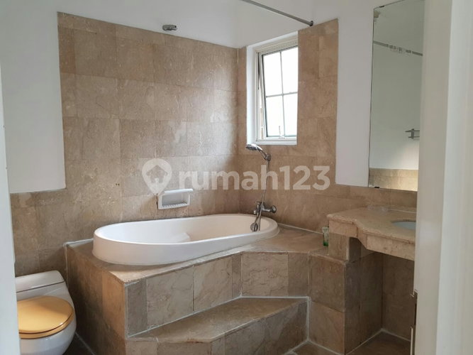 House for rent in Bandung, Indonesia · 3 rooms, 3 baths