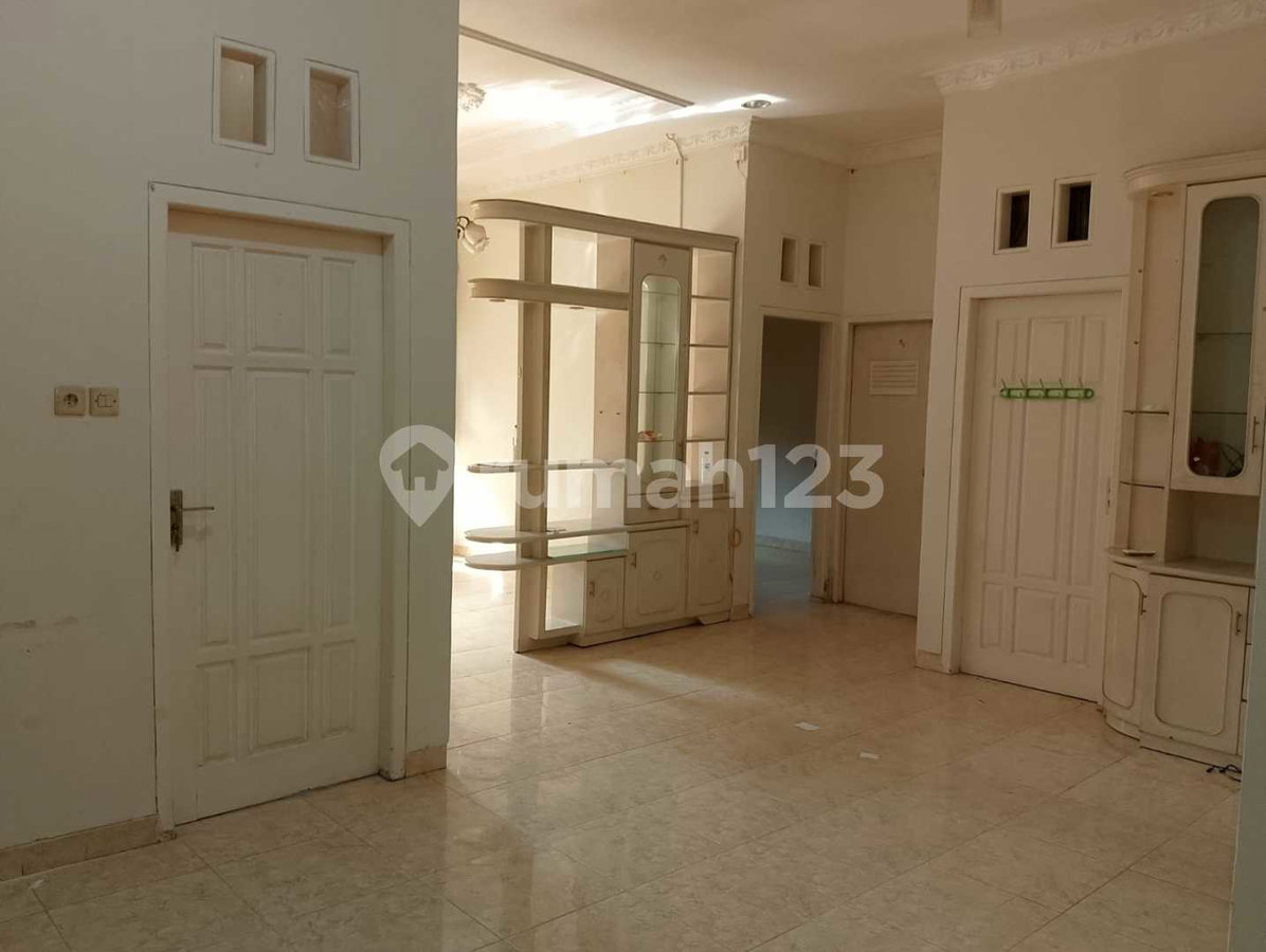 House for rent in Bandung, Indonesia · 3 rooms, 2 baths