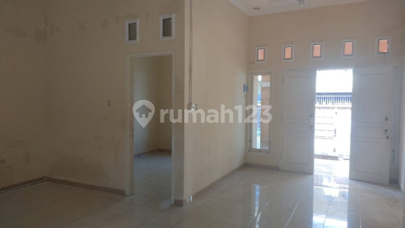House for rent in Tangerang, Indonesia · Sukasari · 3 rooms, 2 baths
