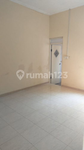 House for rent in Tangerang, Indonesia · Sukasari · 3 rooms, 2 baths