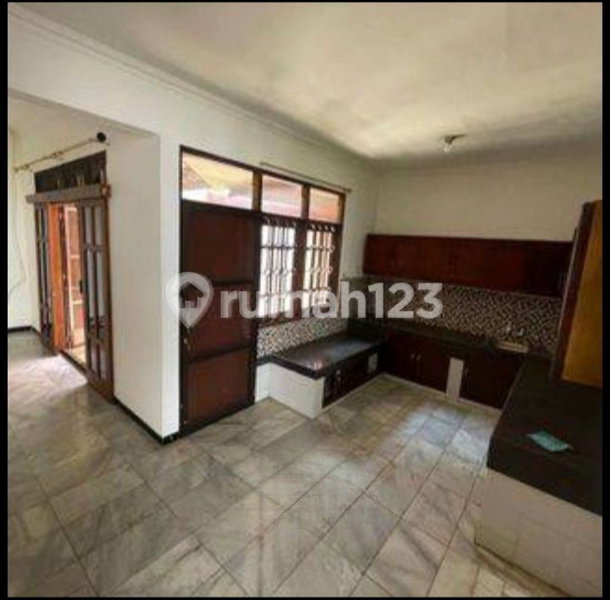 House for rent in Semarang, Indonesia · 3 rooms, 2 baths