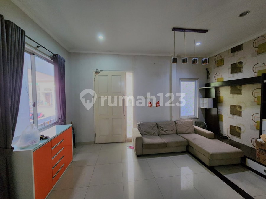 House for rent in Bandung, Indonesia · 3 rooms, 3 baths