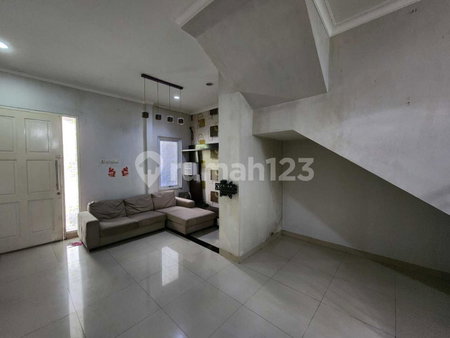 House for rent in Bandung, Indonesia · 3 rooms, 3 baths