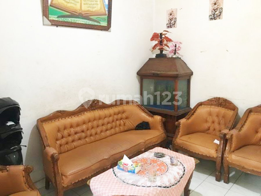 House for rent in Bandung, Indonesia · 4 rooms, 3 baths