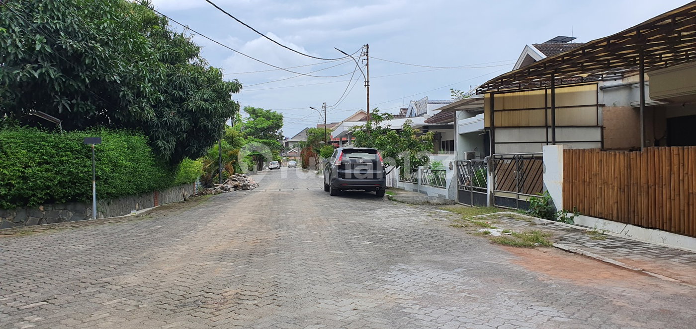 House for rent in Semarang, Indonesia · 3 rooms, 2 baths