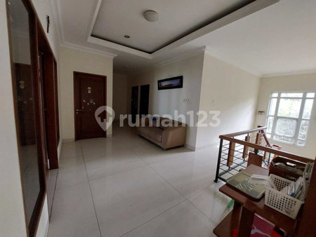 House for rent in Semarang, Indonesia · 5 rooms, 4 baths