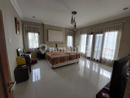 House for rent in Semarang, Indonesia · 5 rooms, 4 baths