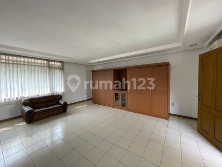 House for rent in Semarang, Indonesia · 4 rooms, 3 baths