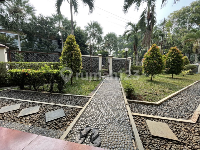 House for rent in Semarang, Indonesia · 4 rooms, 3 baths