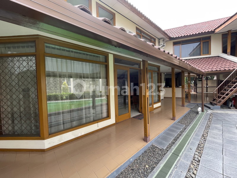 House for rent in Semarang, Indonesia · 4 rooms, 3 baths
