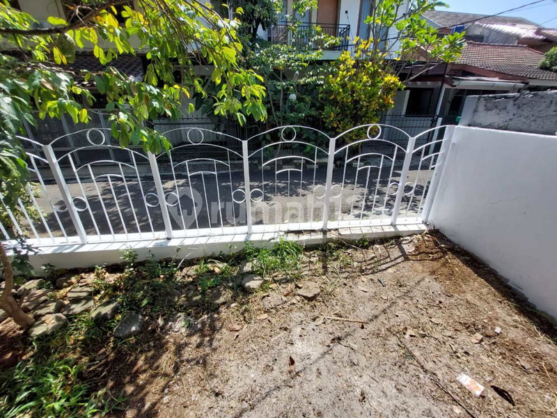 House for rent in Bandung, Indonesia · 2 rooms, 1 bath