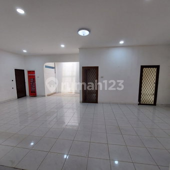 House for rent in Bandung, Indonesia · 4 rooms, 2 baths